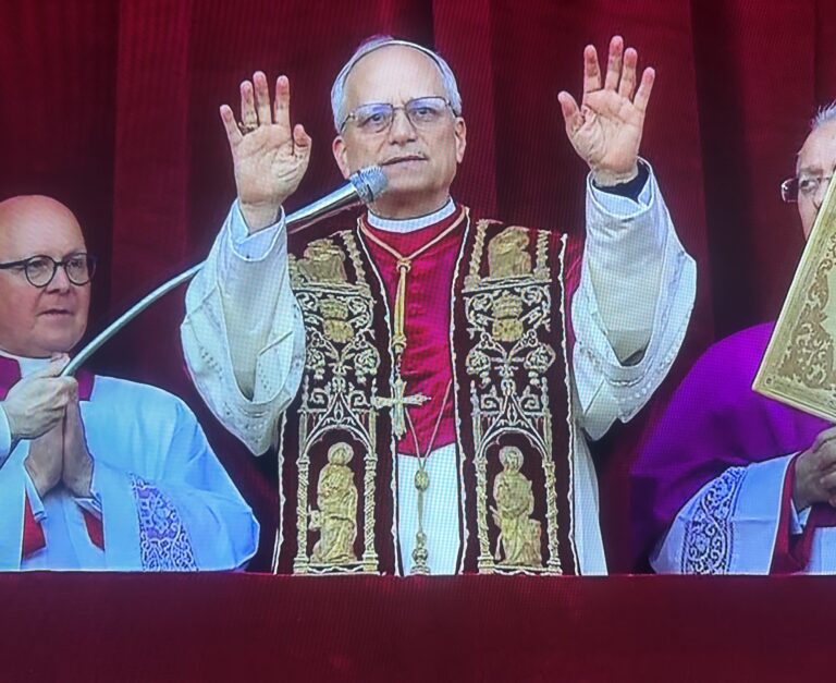 L'elezione del 267mo successore di Pietro nel secondo giorno del Conclave, oggi 8 maggio 2025.ROBERT FRANCIS PREVOST È PAPA LEONE XIV. NEL 2009 ERA STATO A ROSSANO PER LA FONDAZIONE DEL MONASTERO DI CLAUSURA DELLE AGOSTINIANE
