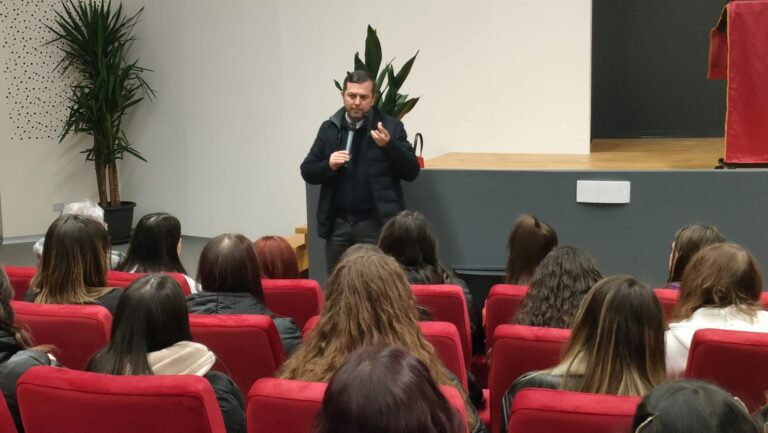 Intervista a don Fabio Stanizzo, il sacerdote lametino nuovo direttore della Caritas calabrese“La mia Caritas? Camminerà in équipe per offrire speranza a chi incontra “