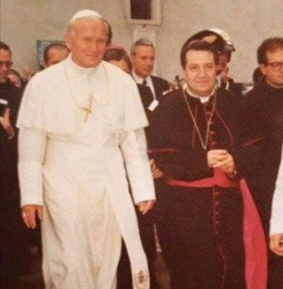 Il giornalista Pino Nano rievoca il giorno della visita di Papa Woytjla al Santuario di San Francesco nell'ottobre 1984“San Giovanni Paolo II a Paola: l’evento che non potrò mai scordare”