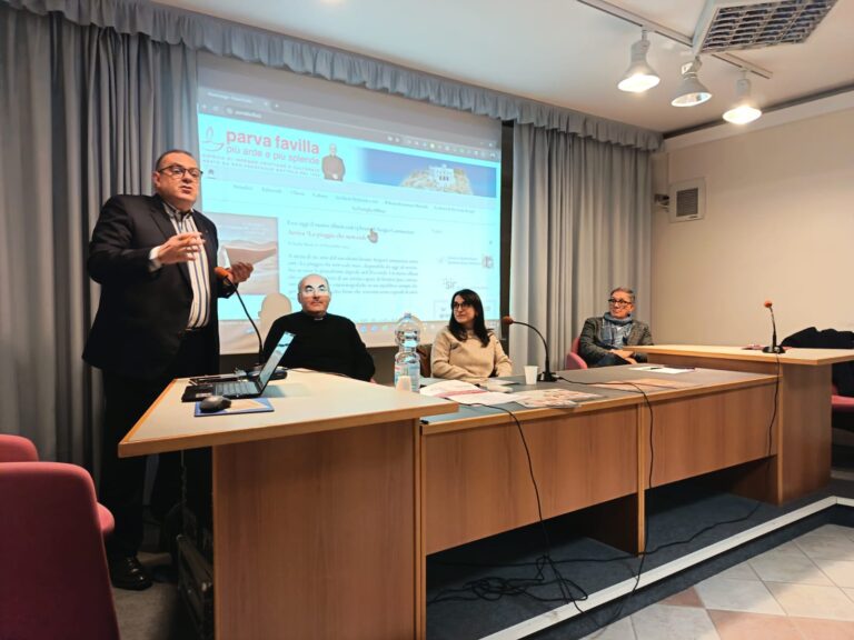 Nella sede dell'Istituto di Studi Religiosi "San Giuseppe Moscati"Il web come un continente da abitare. Parva Favilla presentata a Vibo Valentia