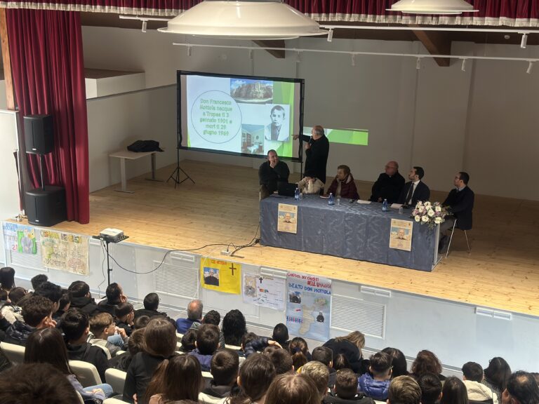 Manifestazione per gli studenti delle medie promossa alla Casa della Cultura di San Calogero dall'Istituto Comprensivo di RombioloDon Francesco Mottola, un Beato tra i Giusti dell’umanità