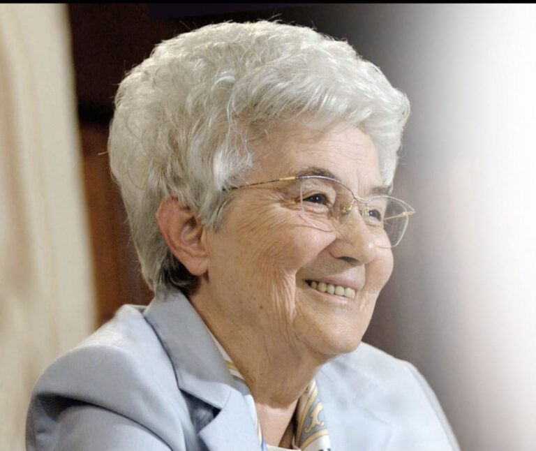 Presentata a Cosenza la biografia di padre Fabio Ciardi su Chiara LubichLe “Lacrime e stelle” all’origine del carisma dei Focolarini