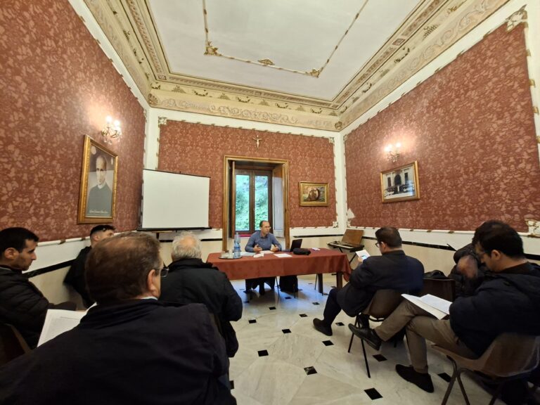 Al Santuario di S. Francesco di Paola la prima assemblea dei soci. Don Roberto Oliva eletto PresidenteLa teologia al servizio del territorio: nasce l’Associazione Teologica Calabra