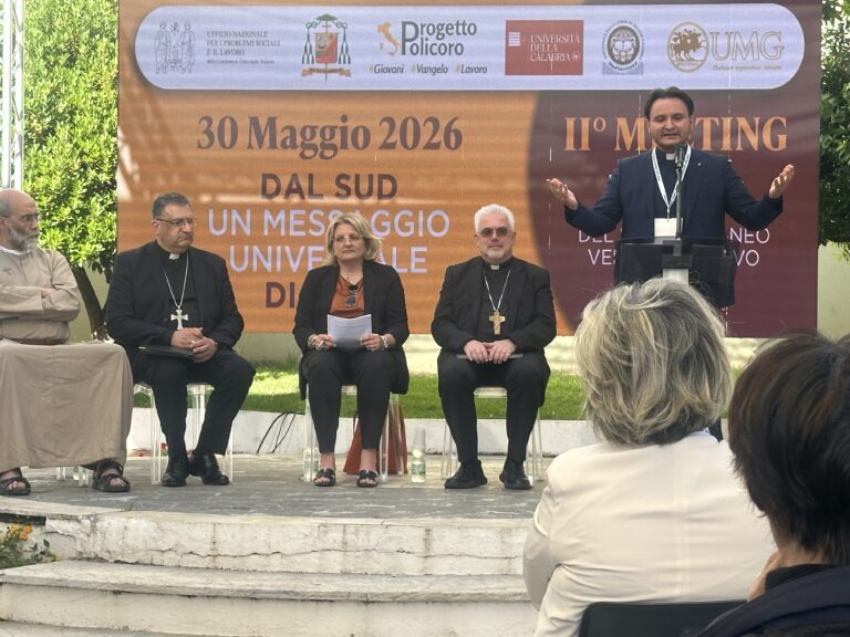 "La Calabria crocevia del Mediterraneo verso un nuovo umanesimo integrale" al centro del II Meeting rivolto ai giovaniMaritain non è morto, l’ho incontrato a Bonifati. A braccetto con Dossetti