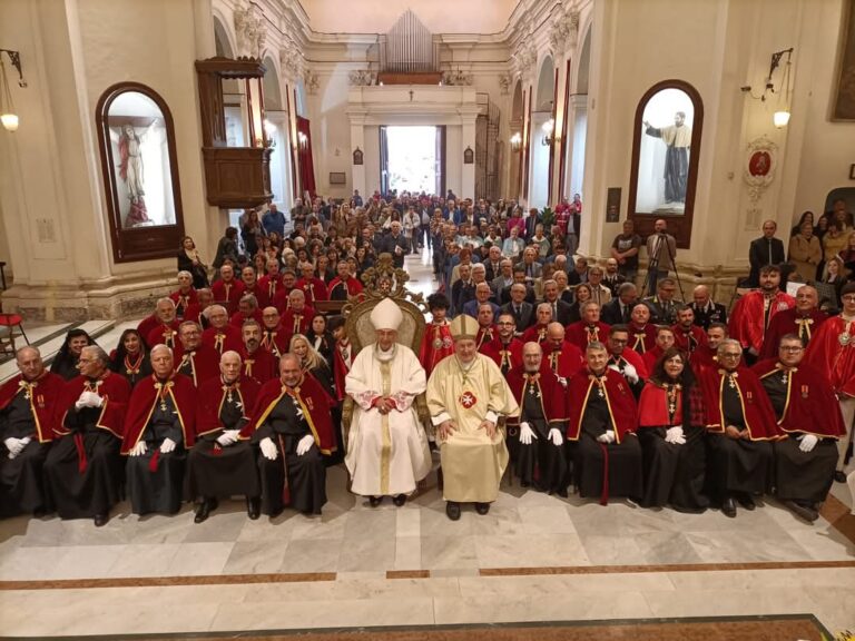 Il cardinale Baldassarre Reina a Catanzaro per la cerimonia dell' investitura a Cavaliere di MaltaLa mitezza di Dio nel fragore del mondo