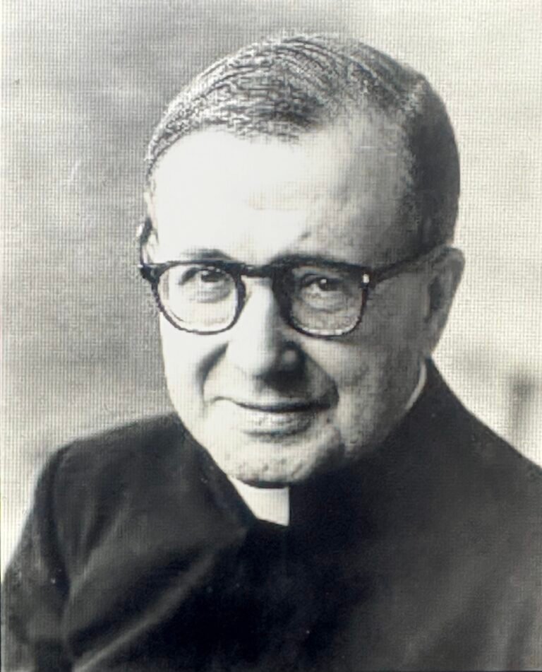 Le vite (quasi) parallele del fondatore della Famiglia Oblata e del fondatore dell'Opus DeiIl Beato Francesco Mottola e San Josemaria Escrivà santi dell’ordinario quotidiano.