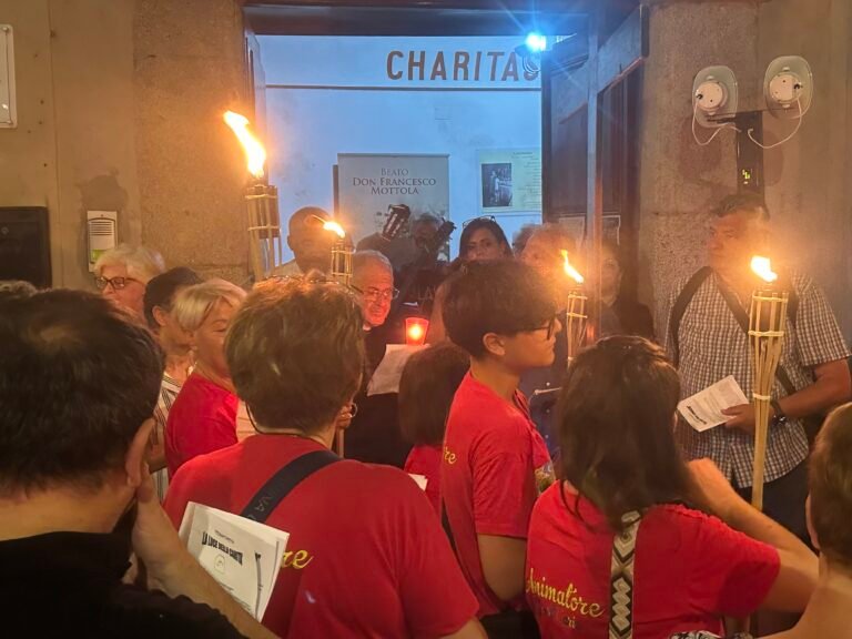 La Marcia Mottoliana nella data del pio transito del Beato: il 29 giugnoLa luce di Don Mottola tra le strade di una cittadina affollata di turisti