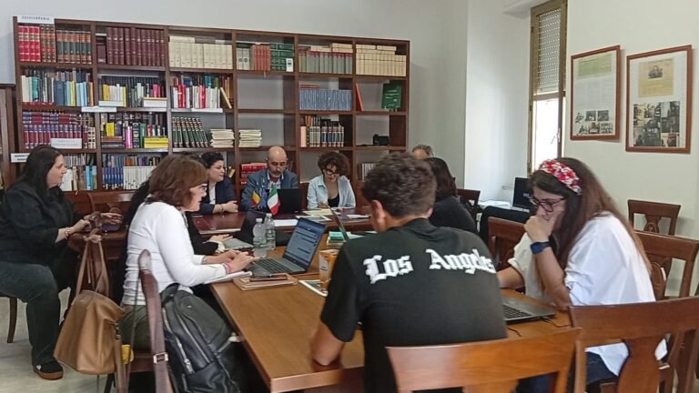 E a giugno e luglio anche un laboratorio di pittura distribuito in nove incontriKropos, parole ed arte che prendono vita a Cropani