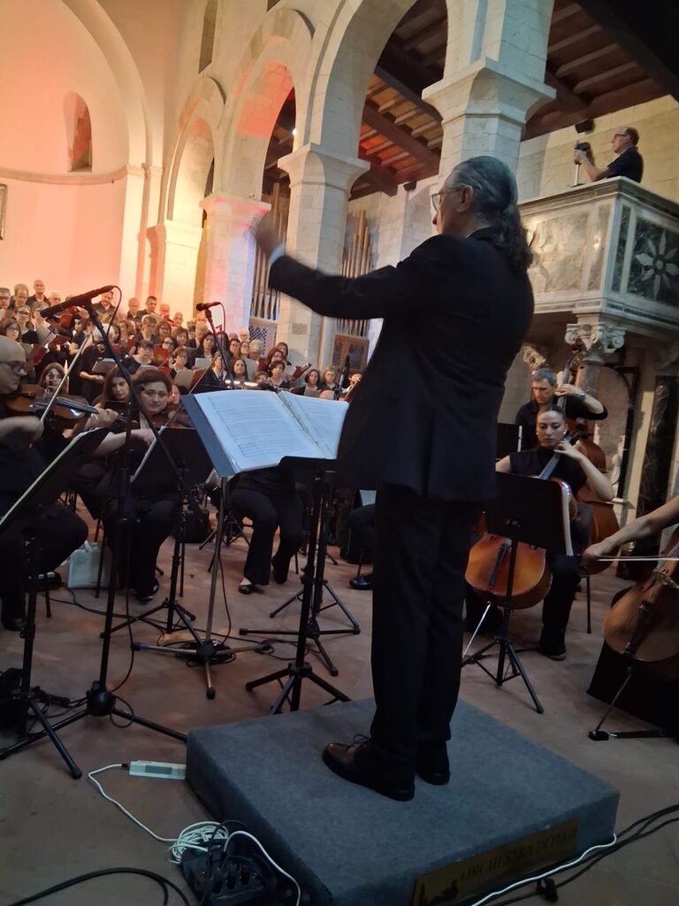 Rappresentata nella Concattedrale di Tropea il 27 giugno l'opera musicale, dedicata al Beato Francesco Mottola, composta e diretta dal maestro Vincenzo LaganàUn trionfo per l’Oratorio Sacro “Francesco, Servo di Dio – L’Aquila che raggiunse il Sole”