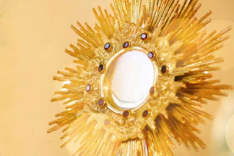 Una riflessione per la festa del "Corpus Domini"Il beato Don Francesco Mottola, uomo e sacerdote eucaristico