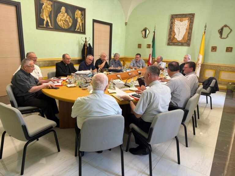 Sessione autunnale della Conferenza Episcopale Calabra a CatanzaroI vescovi calabresi puntano su oratori e sport contro la dispersione e il disagio giovanile