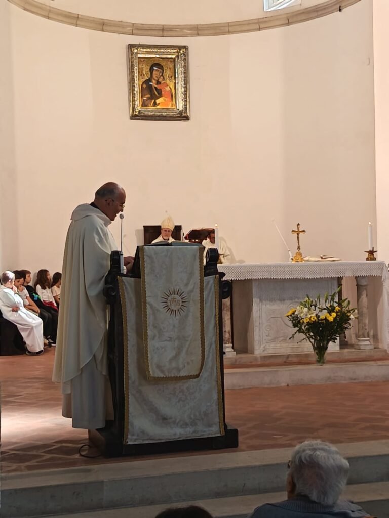 Il ringraziamento a nome della Famiglia Oblata di don Francesco Sicari al vescovo di Mileto Nicotera e Tropea, al termine della Santa Messa per il quinto anniversario della Beatificazione“Don Mottola ascoltò il grido della sofferenza delle famiglie, attualizzato dalla Lettera Pastorale del vescovo Attilio Nostro”