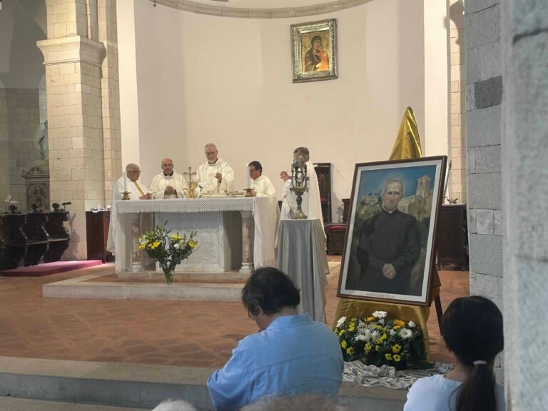 Solenne concelebrazione nella Concattedrale per il quinto anniversario della BeatificazioneMons. Nostro: “La povertà non è scomparsa né da Tropea, né dal mondo: diamoci da fare con lo spirito di don Mottola”